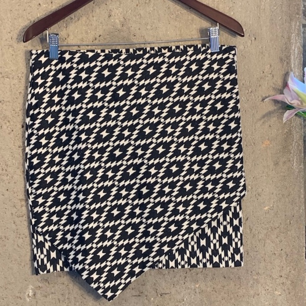 H&M Stretchy Skirt - Worn 1 Time!